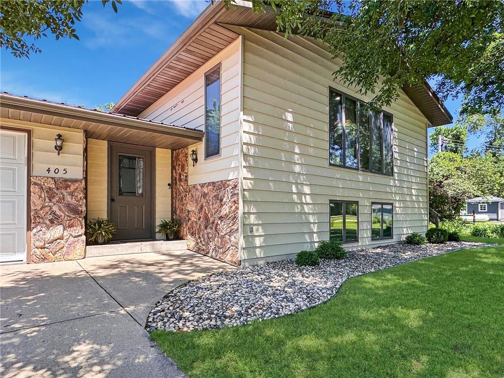 405 Palisades Avenue Toronto SD 57268 6744636 image1