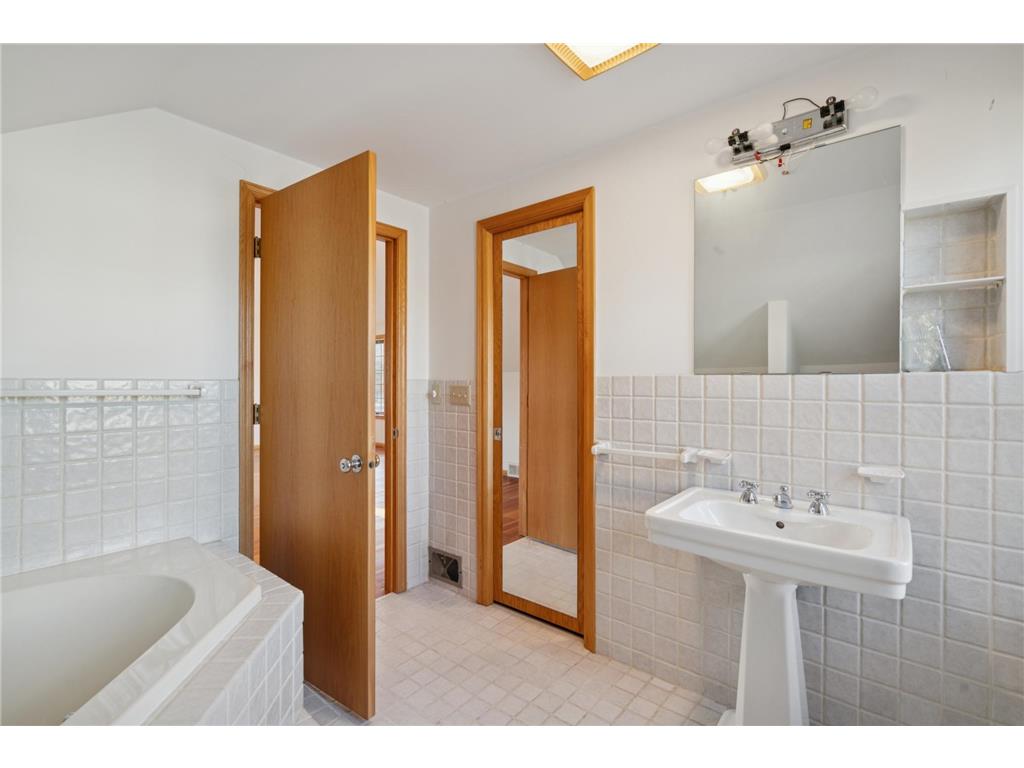 4050 Wooddale Avenue S Saint Louis Park MN 55416 6814469 image15