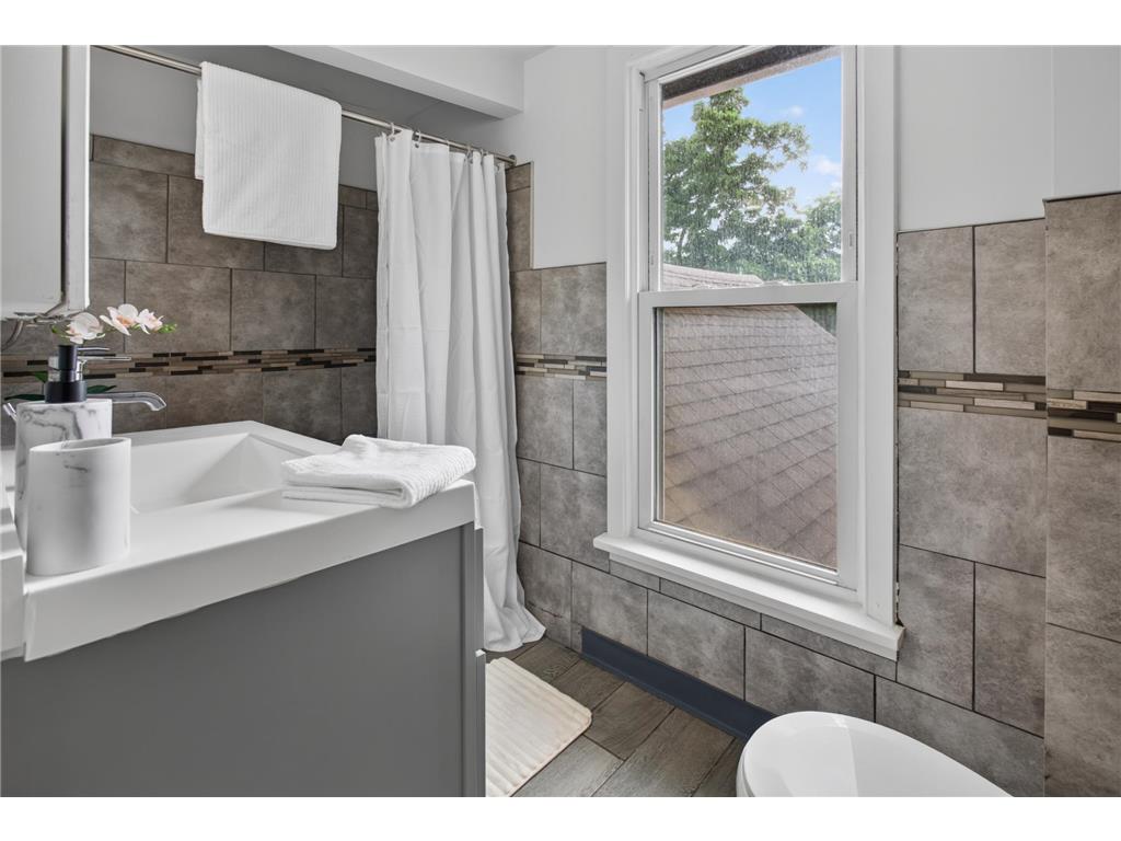 4051 Bryant Avenue N Minneapolis MN 55412 7102428 image12