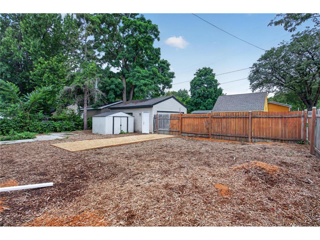 4051 Bryant Avenue N Minneapolis MN 55412 7102428 image15