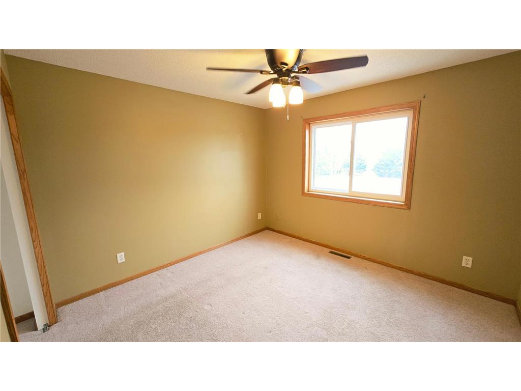 40566 Golden Avenue North Branch MN 55056 7031329 image15