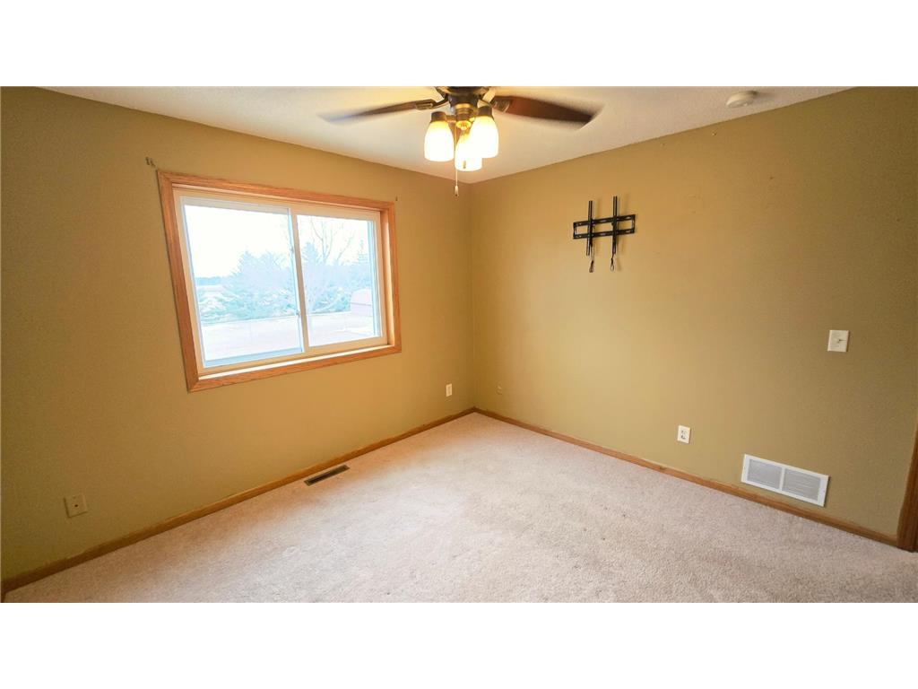 40566 Golden Avenue North Branch MN 55056 7031329 image16
