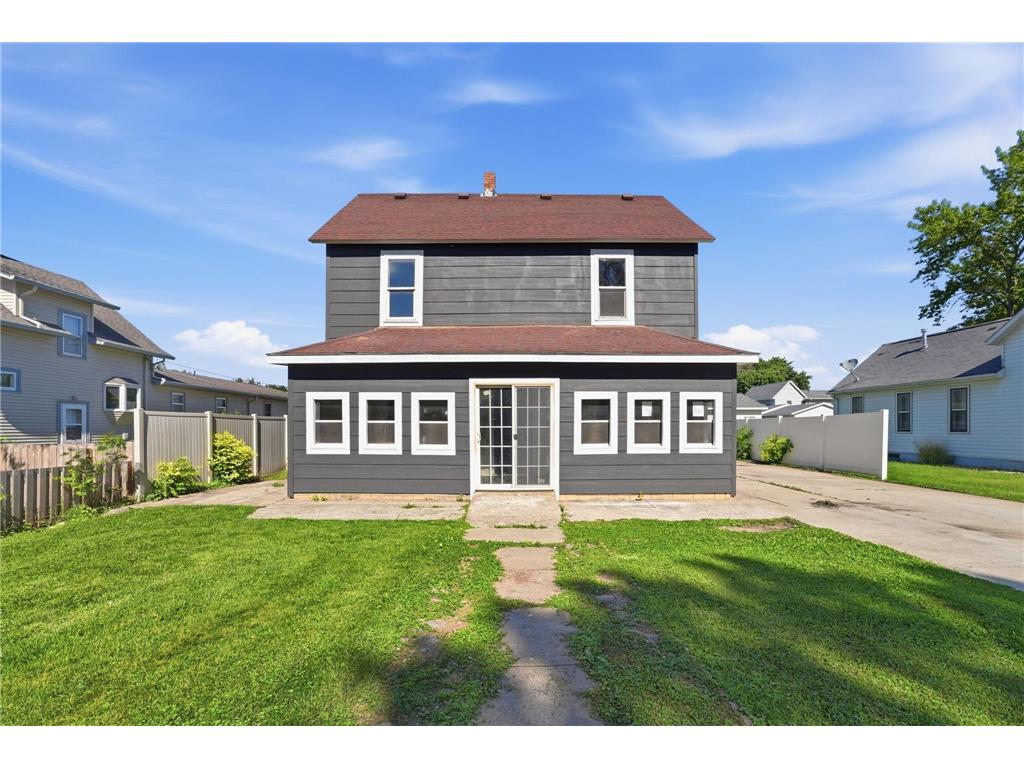 406 12th Street S Benson MN 56215 7095162 image1