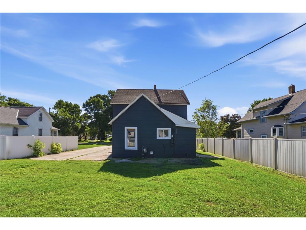 406 12th Street S Benson MN 56215 7095162 image3