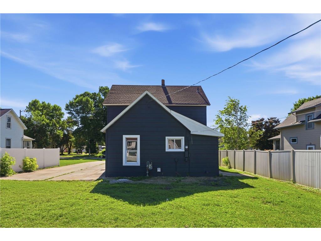 406 12th Street S Benson MN 56215 7095162 image4