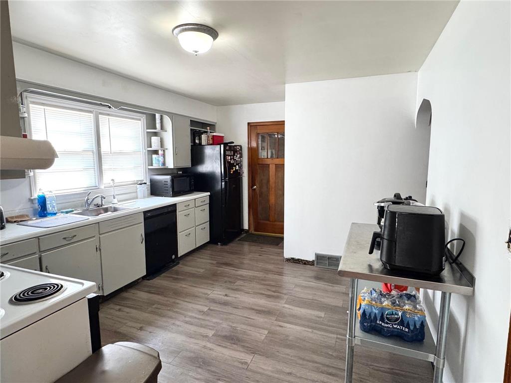 406 3rd Street NE Roseau MN 56751 7063722 image6