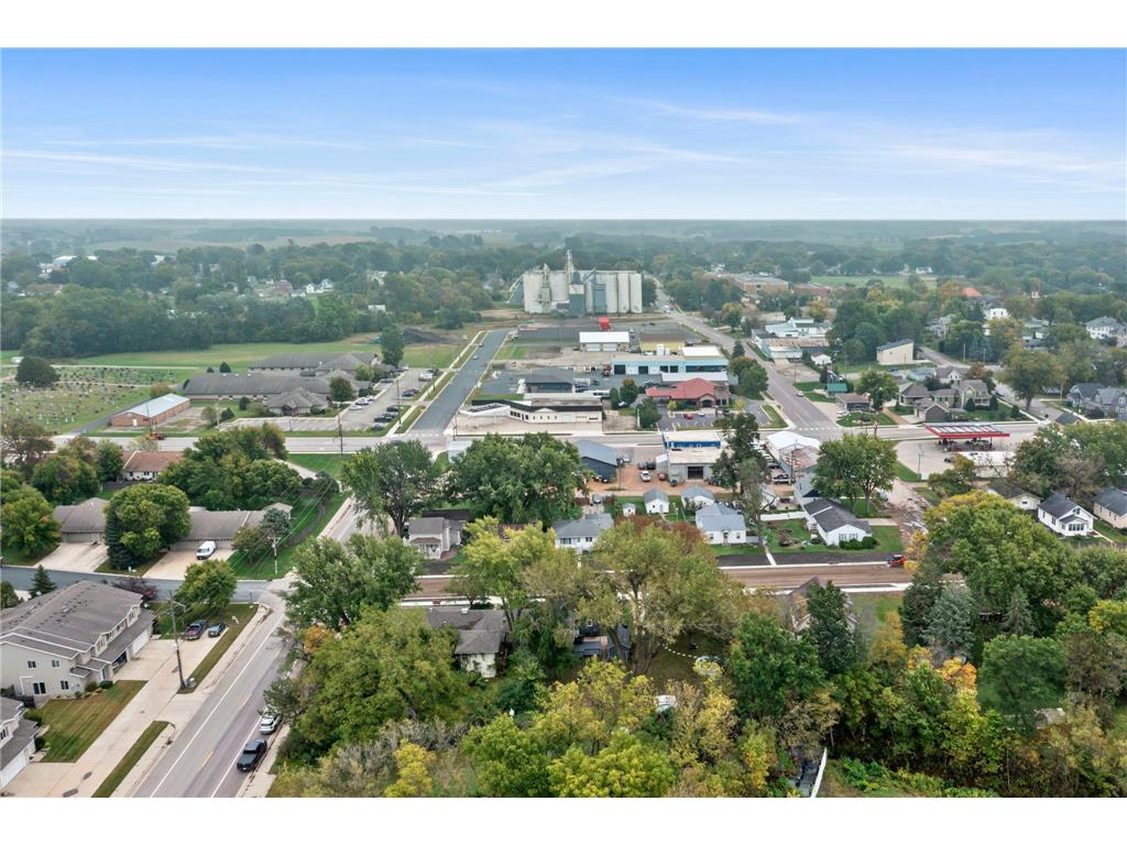 406 5th Street NW Montgomery MN 56069 6748250 image46