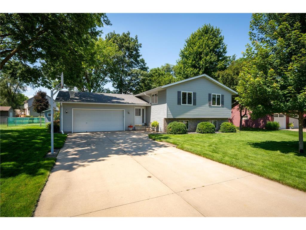 406 Evergreen Drive E Cannon Falls MN 55009 6569695 image1