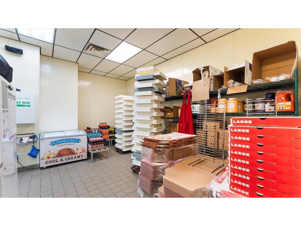 406 Main Street E Menomonie WI 54751 6826095 image18