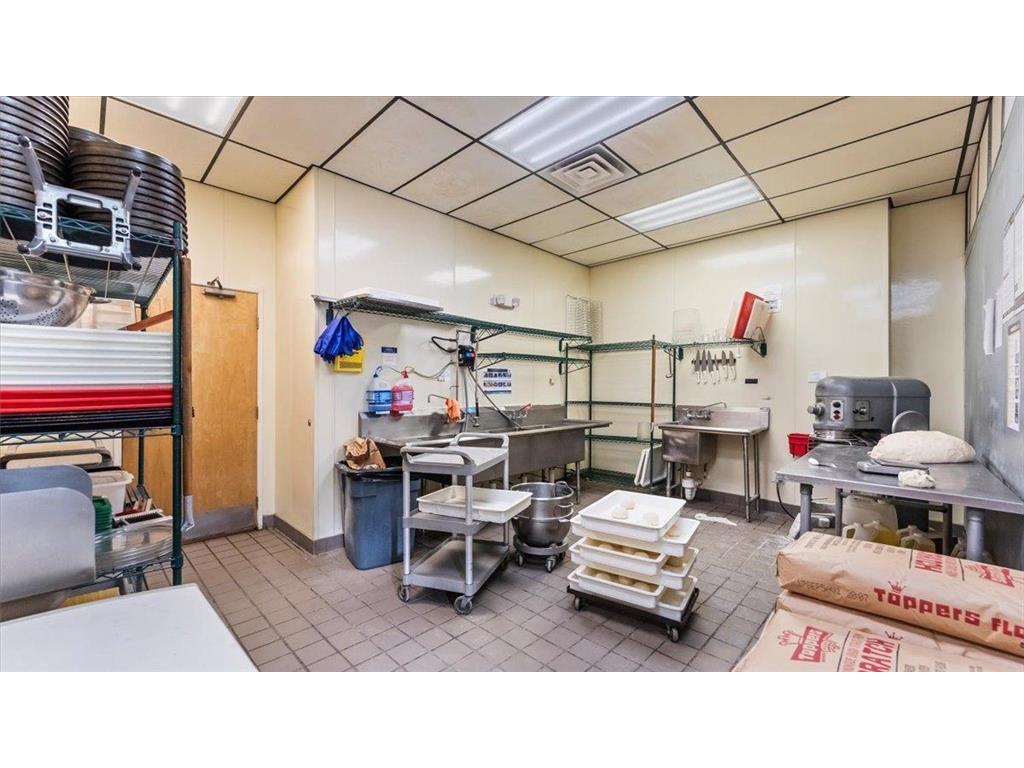 406 Main Street E Menomonie WI 54751 6826095 image25