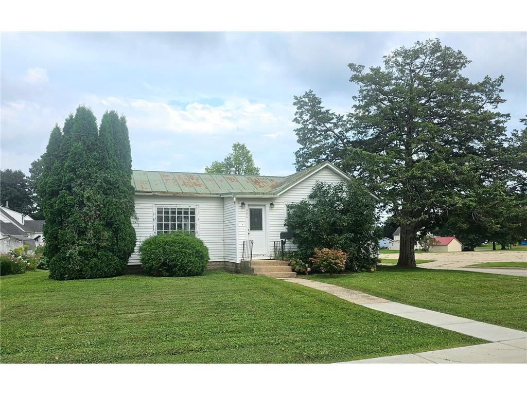 406 N Kingston Street Caledonia MN 55921 6770916 image1