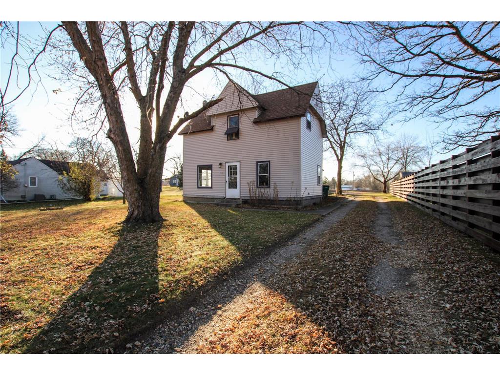 406 Park Street Alexandria MN 56308 6819312 image1