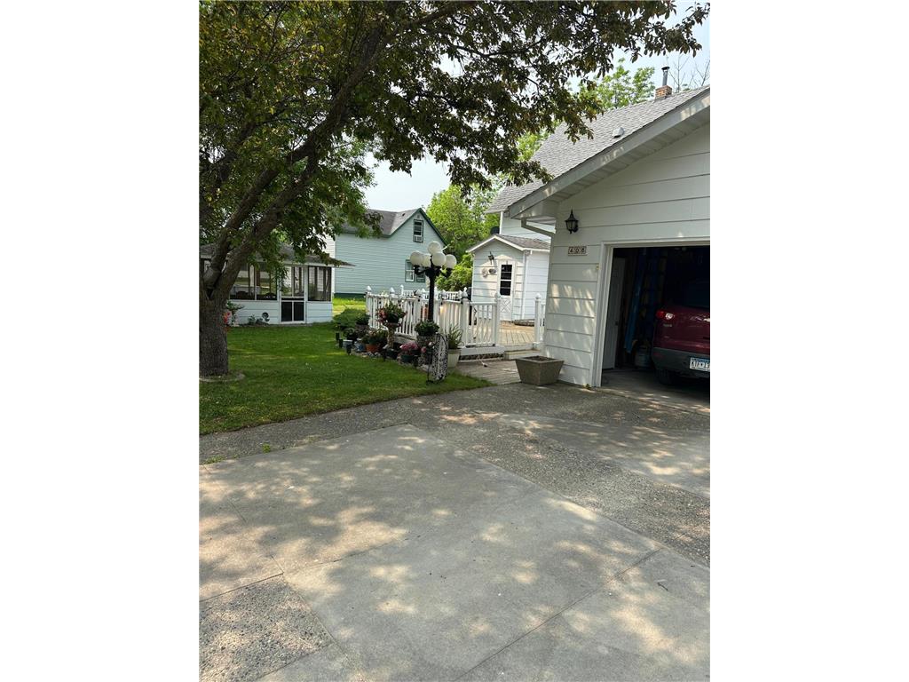 406 Roberts Avenue NE Warroad MN 56763 6731380 image7