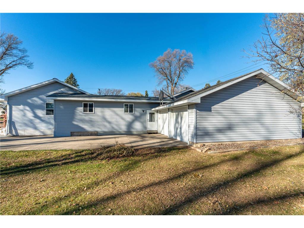 406 W Main Street Battle Lake MN 56515 6821056 image11