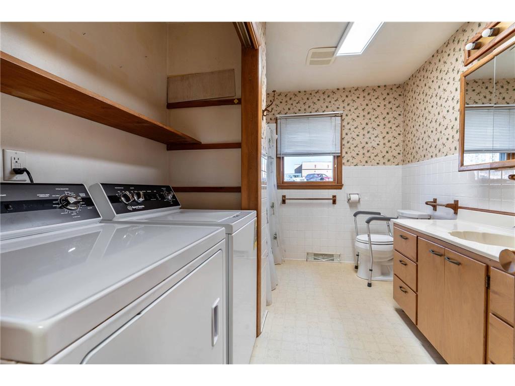 406 W Main Street Battle Lake MN 56515 6821056 image31