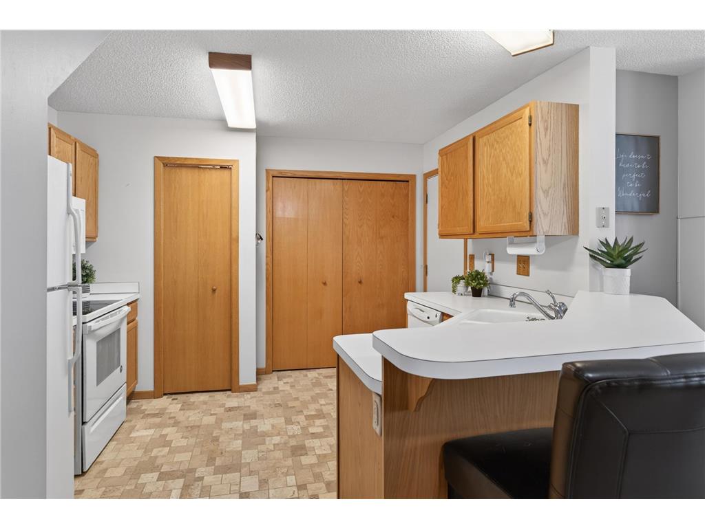 4065 Wilshire Circle #8 Shoreview MN 55126 7029290 image7