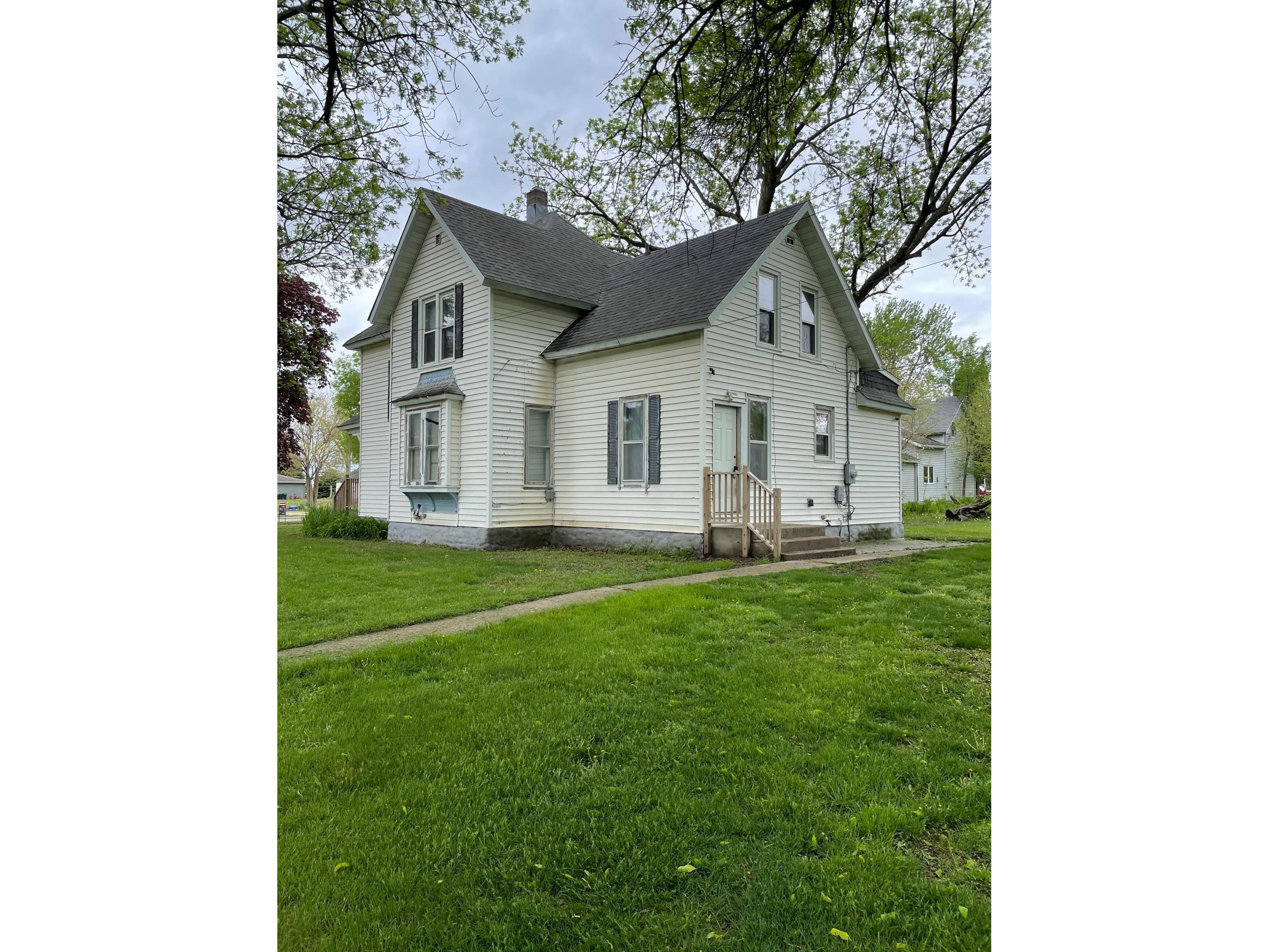 407 E Iowa Street, Elmore, MN 56027 MLS 5731201 Edina Realty