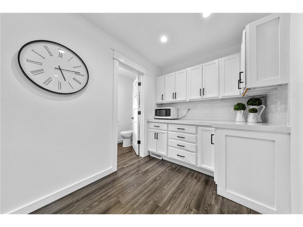 407 E Pleasant Street Mankato MN 56001 7055744 image16