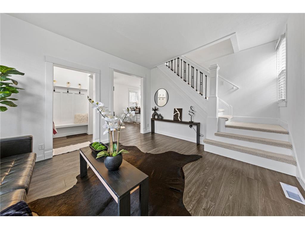 407 E Pleasant Street Mankato MN 56001 7055744 image3