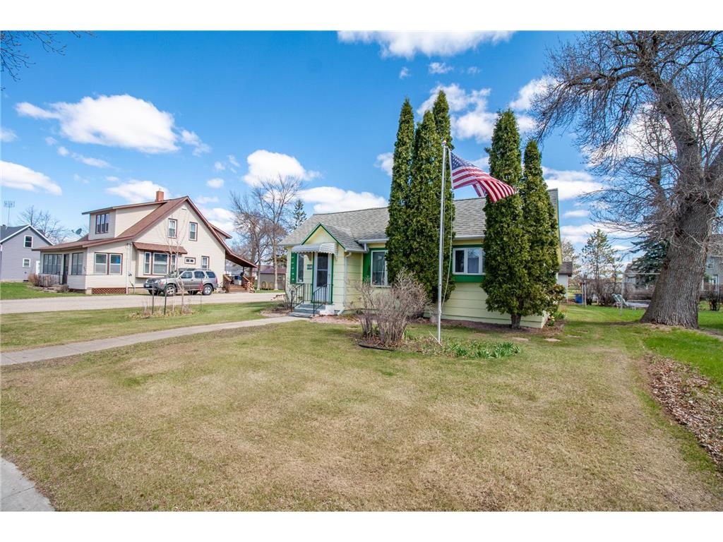 407 Holden Avenue Henning MN 56551 7065669 image2