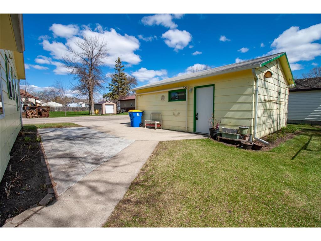 407 Holden Avenue Henning MN 56551 7065669 image34