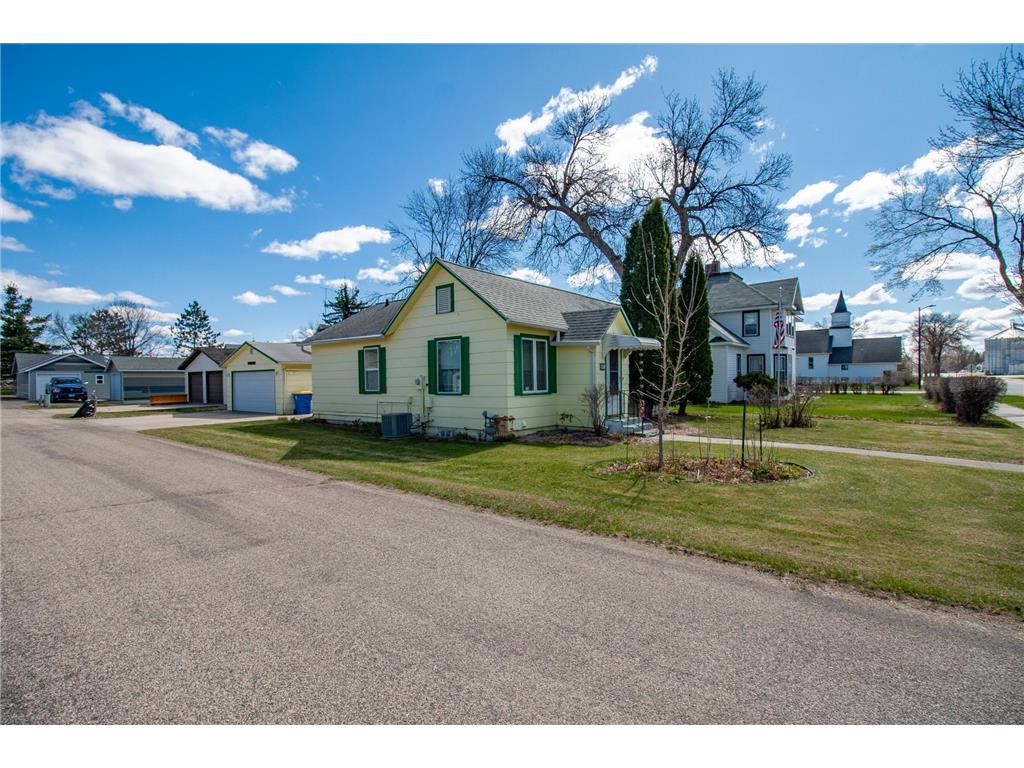 407 Holden Avenue Henning MN 56551 7065669 image5