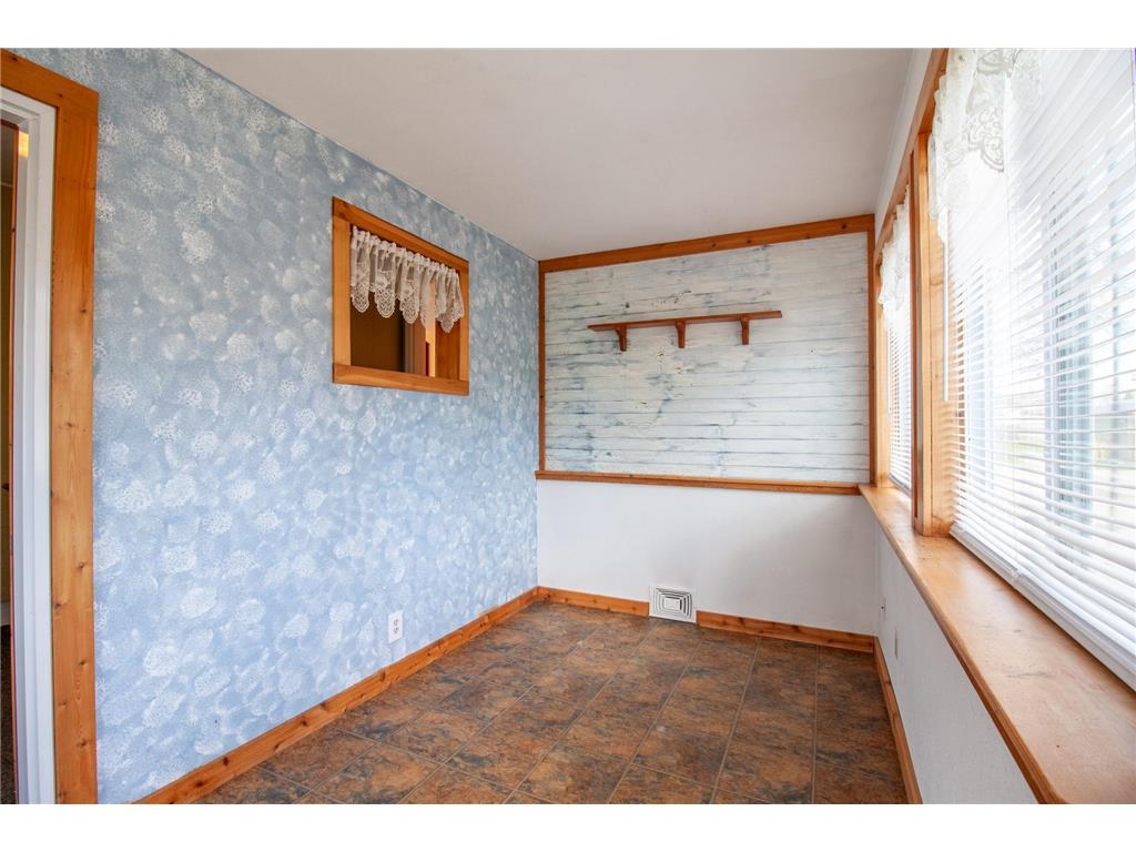 407 Holden Avenue Henning MN 56551 7065669 image9