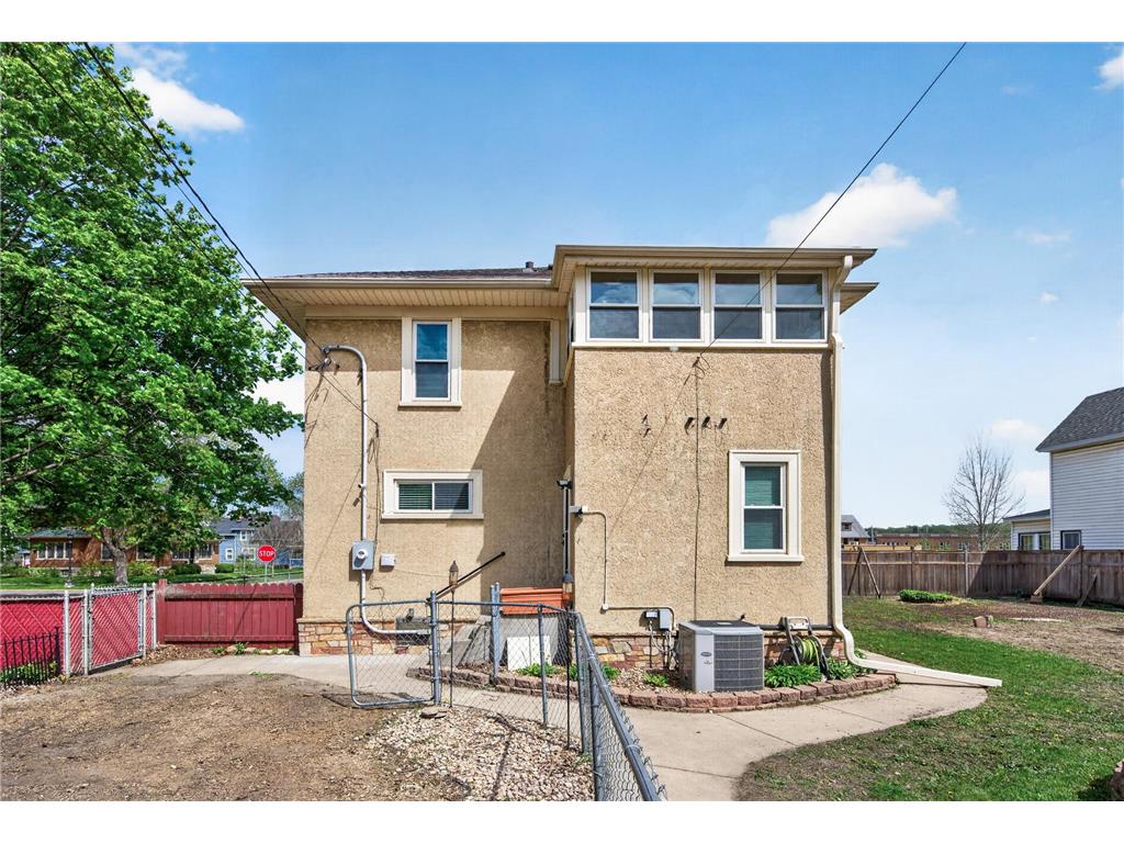 407 Osceola Avenue S Saint Paul MN 55102 7065389 image27