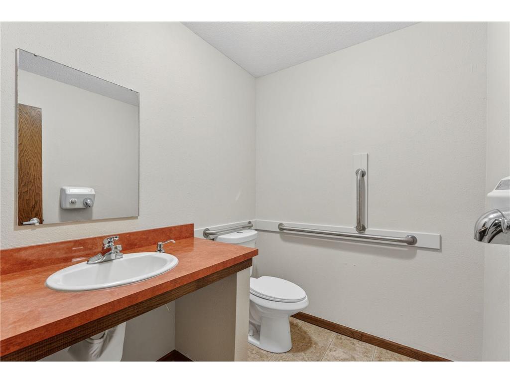 407 Vermillion Street Hastings MN 55033 6792840 image23