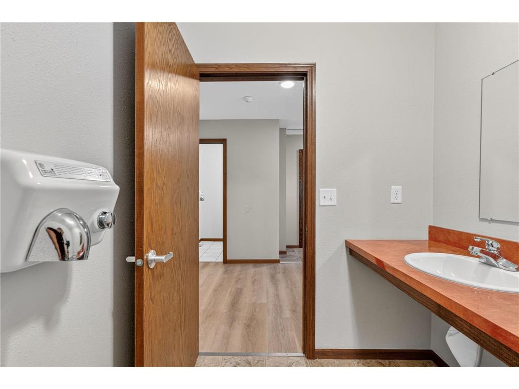 407 Vermillion Street Hastings MN 55033 6792840 image24