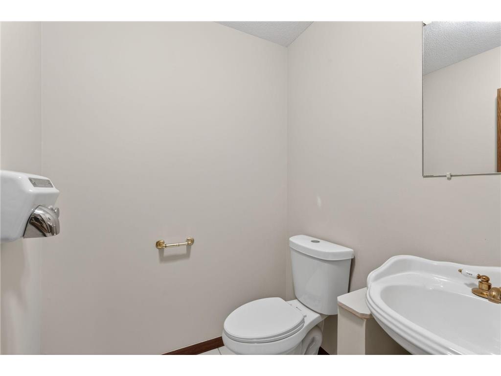 407 Vermillion Street Hastings MN 55033 6792840 image26