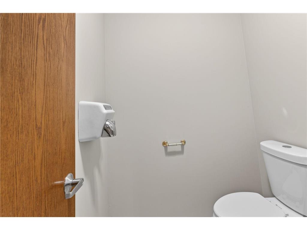 407 Vermillion Street Hastings MN 55033 6792840 image27