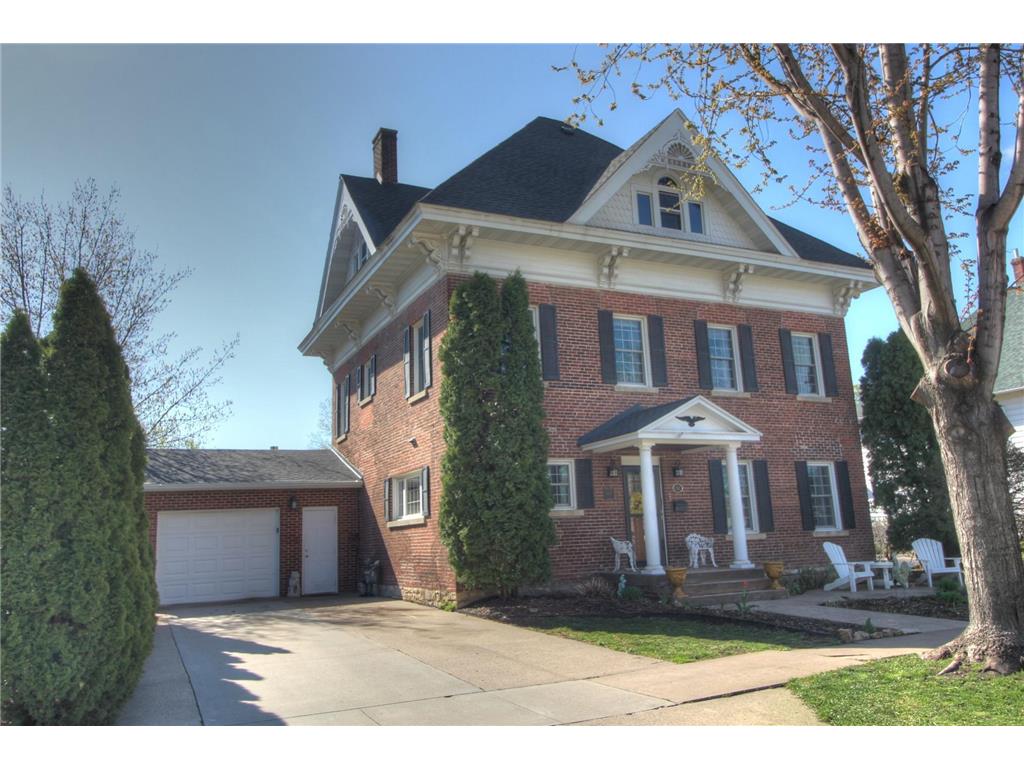 407 W Center Street Lake City MN 55041 6494423 image1