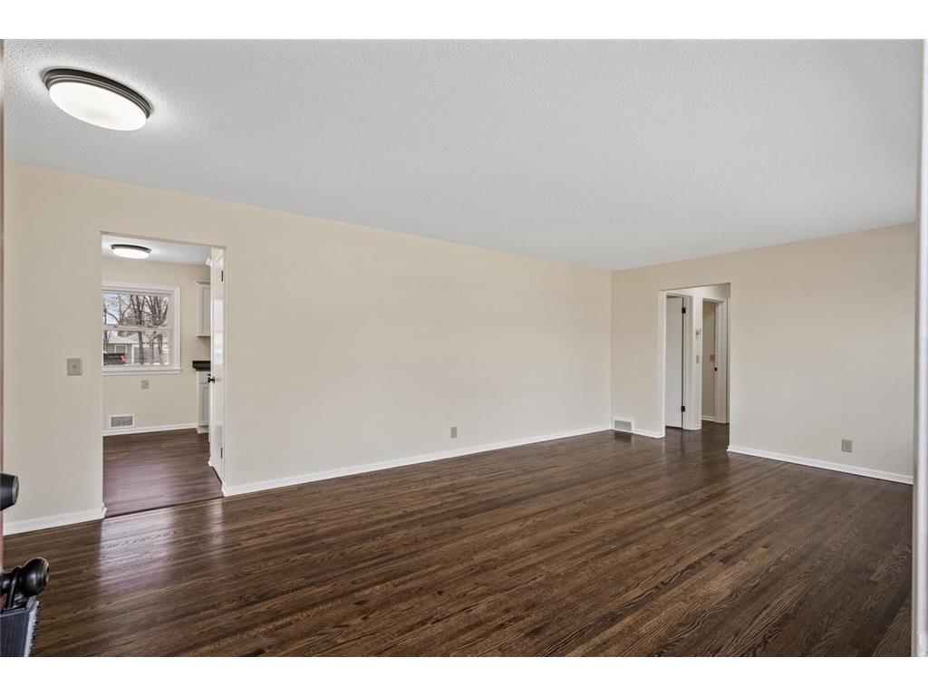 4072 Nicols Road Eagan MN 55122 6679289 image1