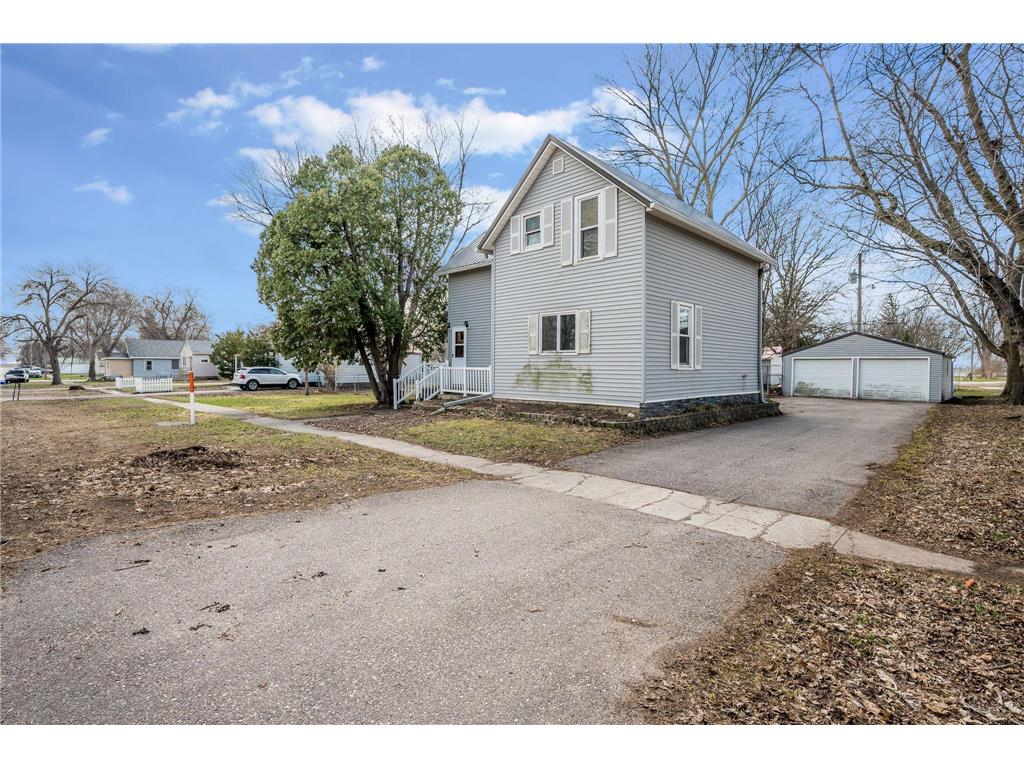 408 1st Avenue W Swea City IA 50590 7052185 image1