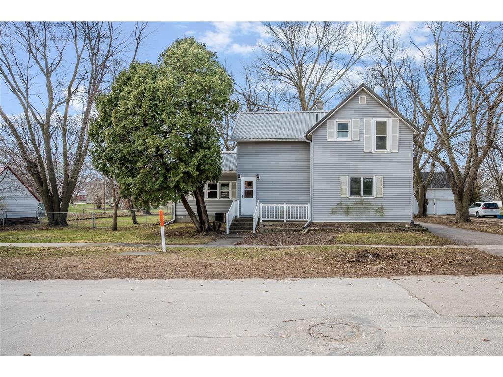 408 1st Avenue W Swea City IA 50590 7052185 image3