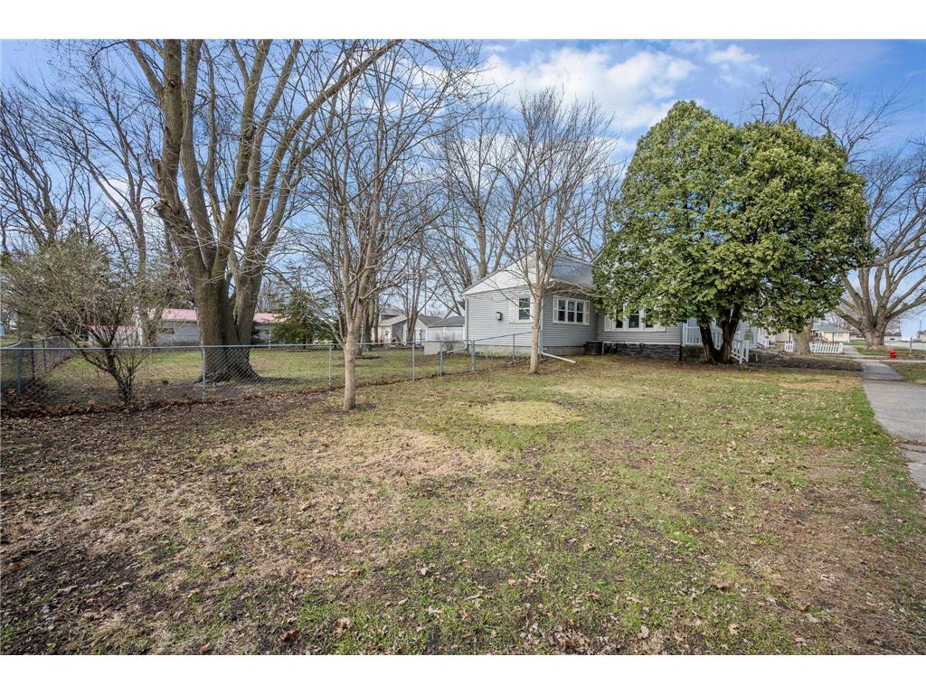 408 1st Avenue W Swea City IA 50590 7052185 image4
