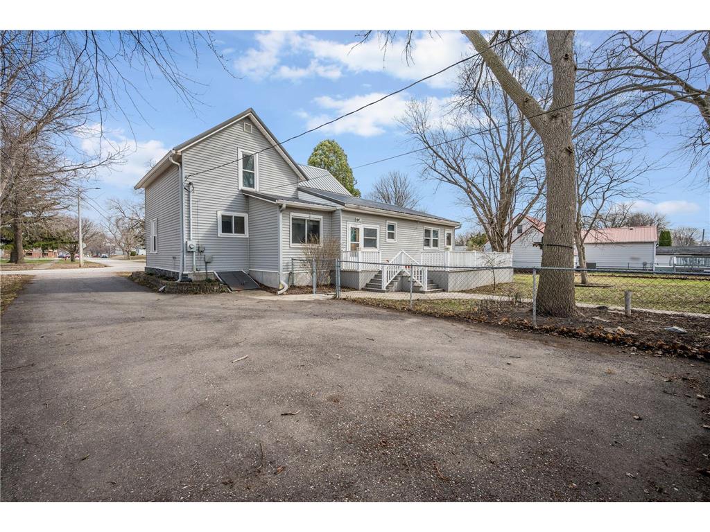 408 1st Avenue W Swea City IA 50590 7052185 image5