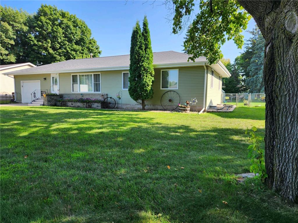 408 3rd Street NW New Richland MN 56072 6414839 image1