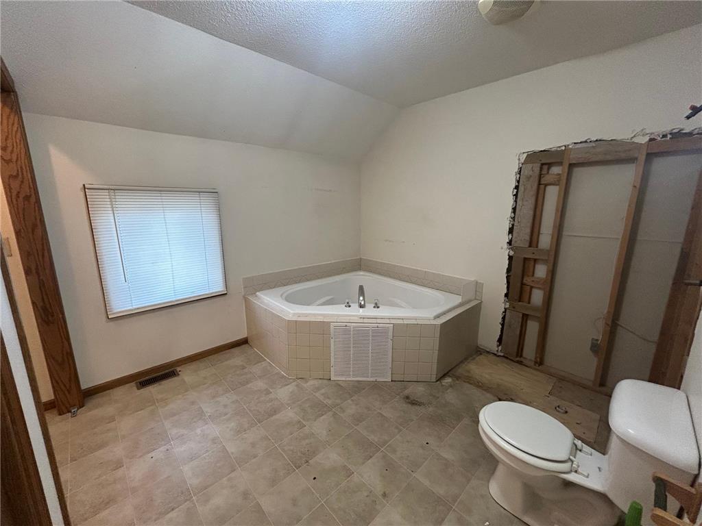 408 Main Avenue N Thief River Falls MN 56701 6798701 image38