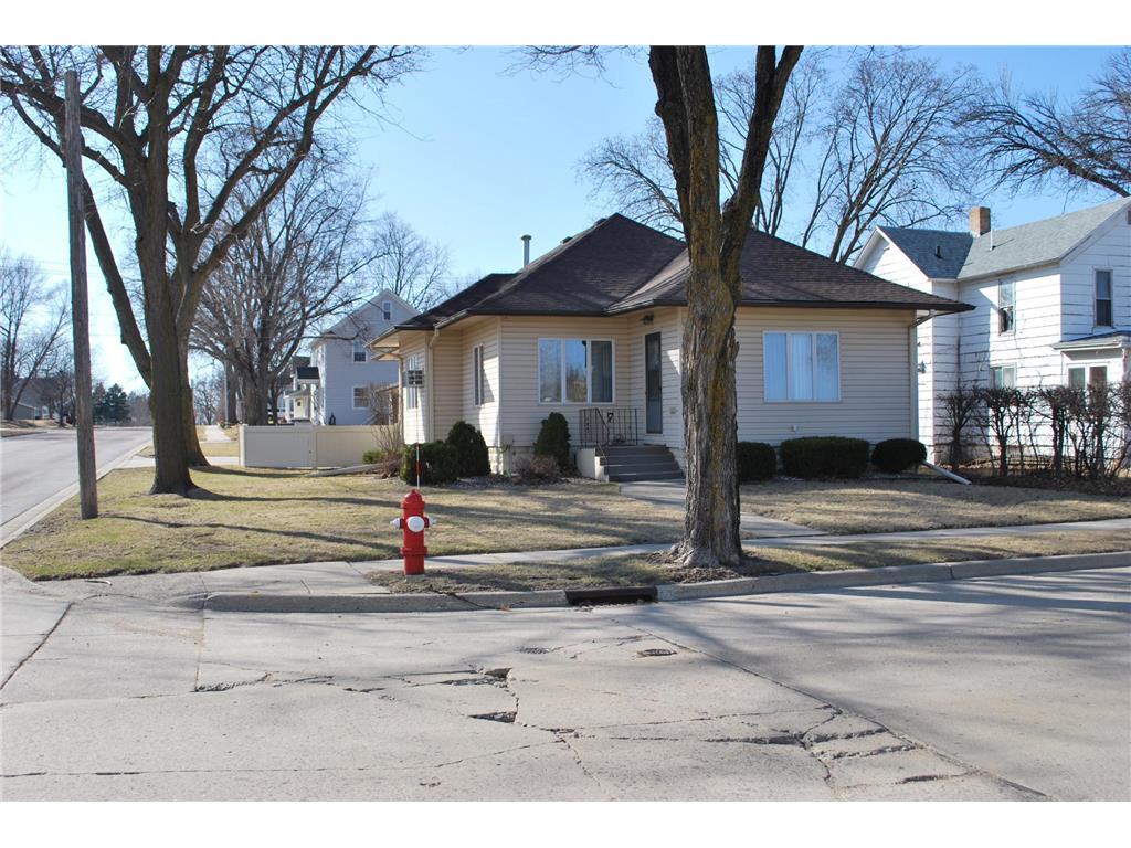 408 S Prairie Avenue Fairmont MN 56031 6690595 image2