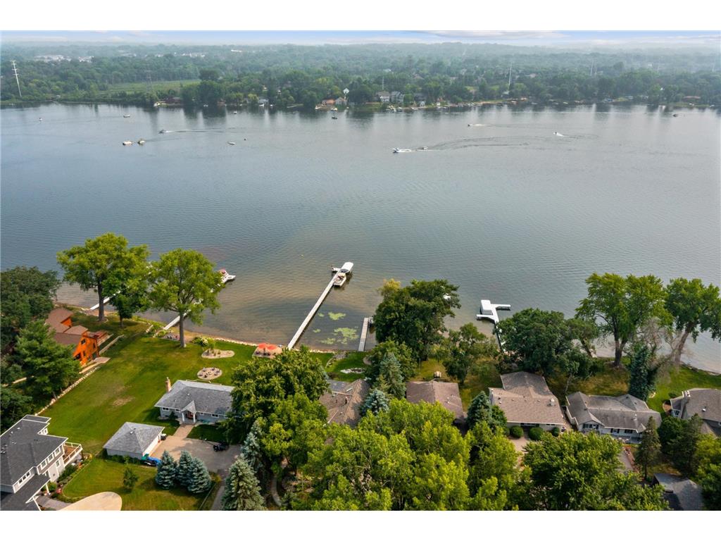 408 W Horseshoe Drive, Shoreview, MN, 55126 MLS 6402154 Edina Realty