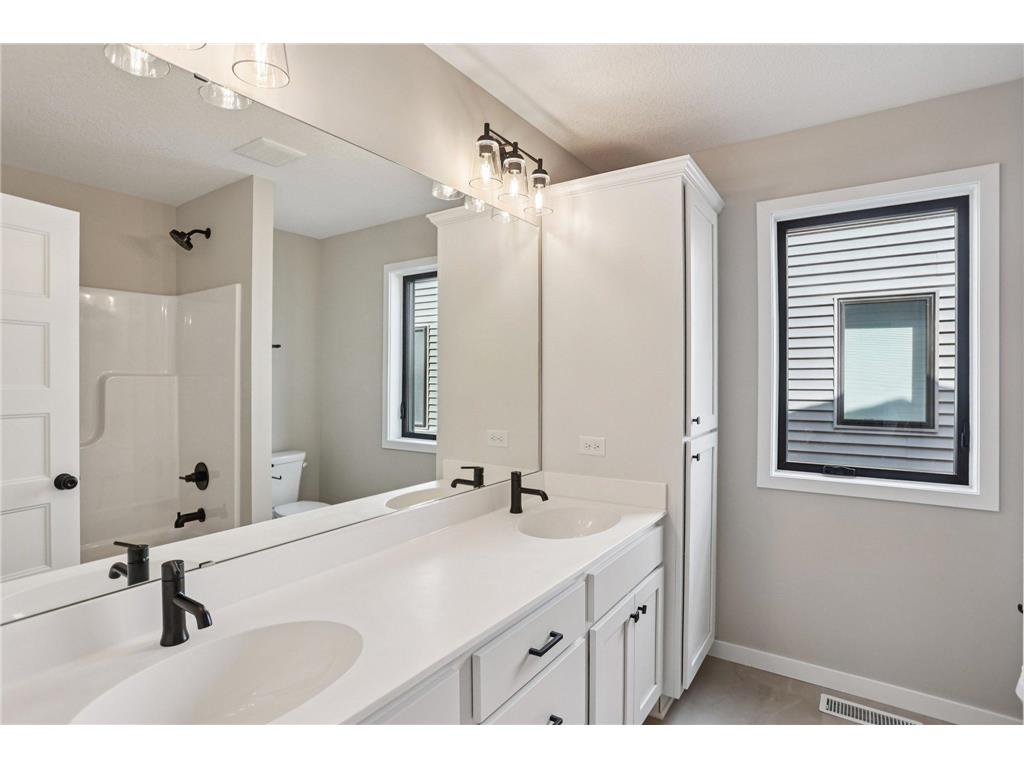 4087 Isaac Court Vadnais Heights MN 55127 7006045 image25