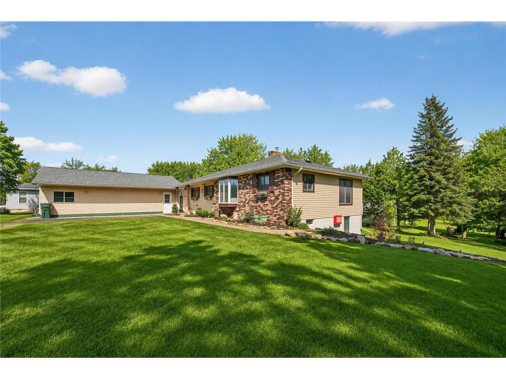 409 1st Street SE Hinckley MN 55037 7051677 image1