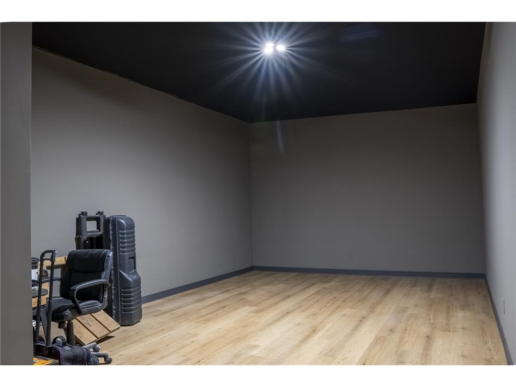 409 Central Avenue N Faribault MN 55021 6810439 image32