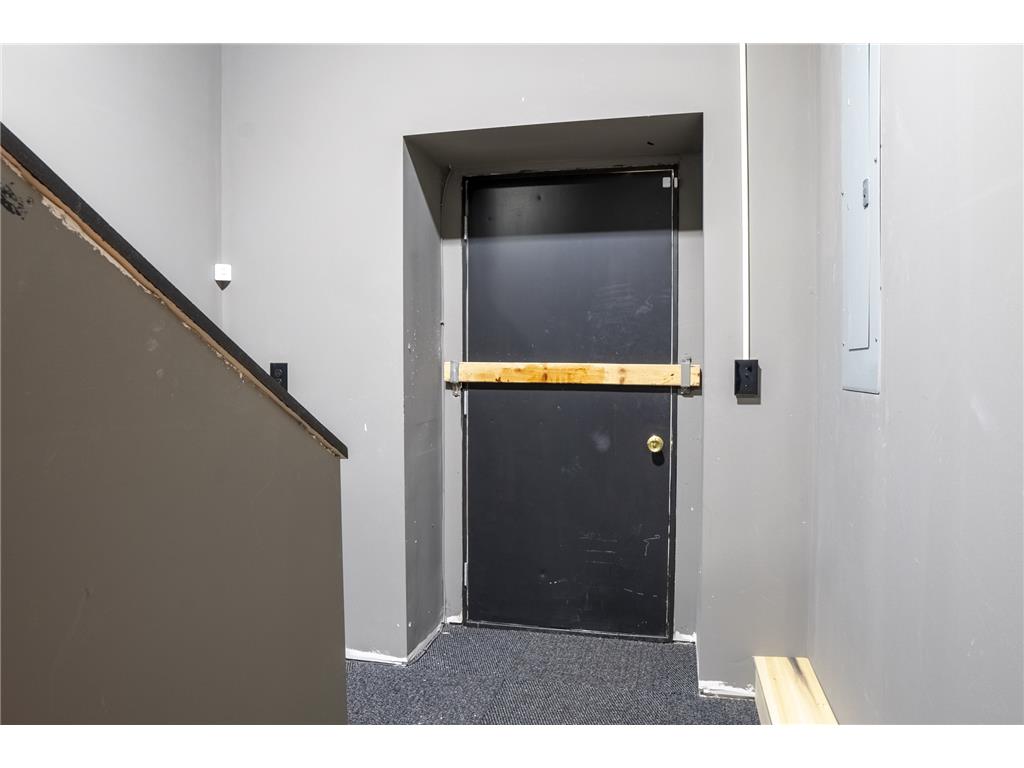 409 Central Avenue N Faribault MN 55021 6810439 image40