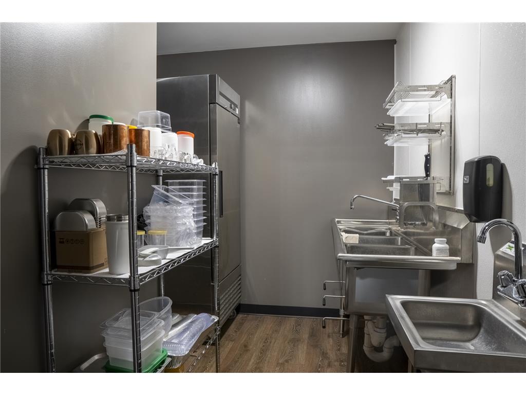 409 Central Avenue N Faribault MN 55021 6810439 image43