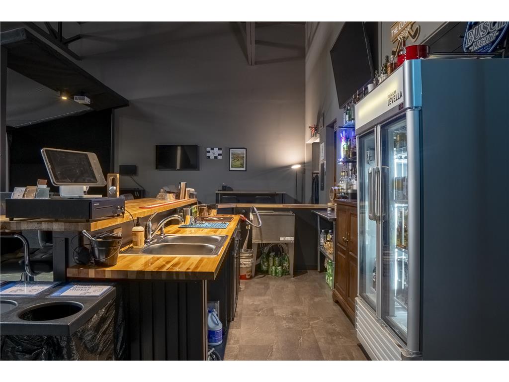 409 Central Avenue N Faribault MN 55021 6810439 image44