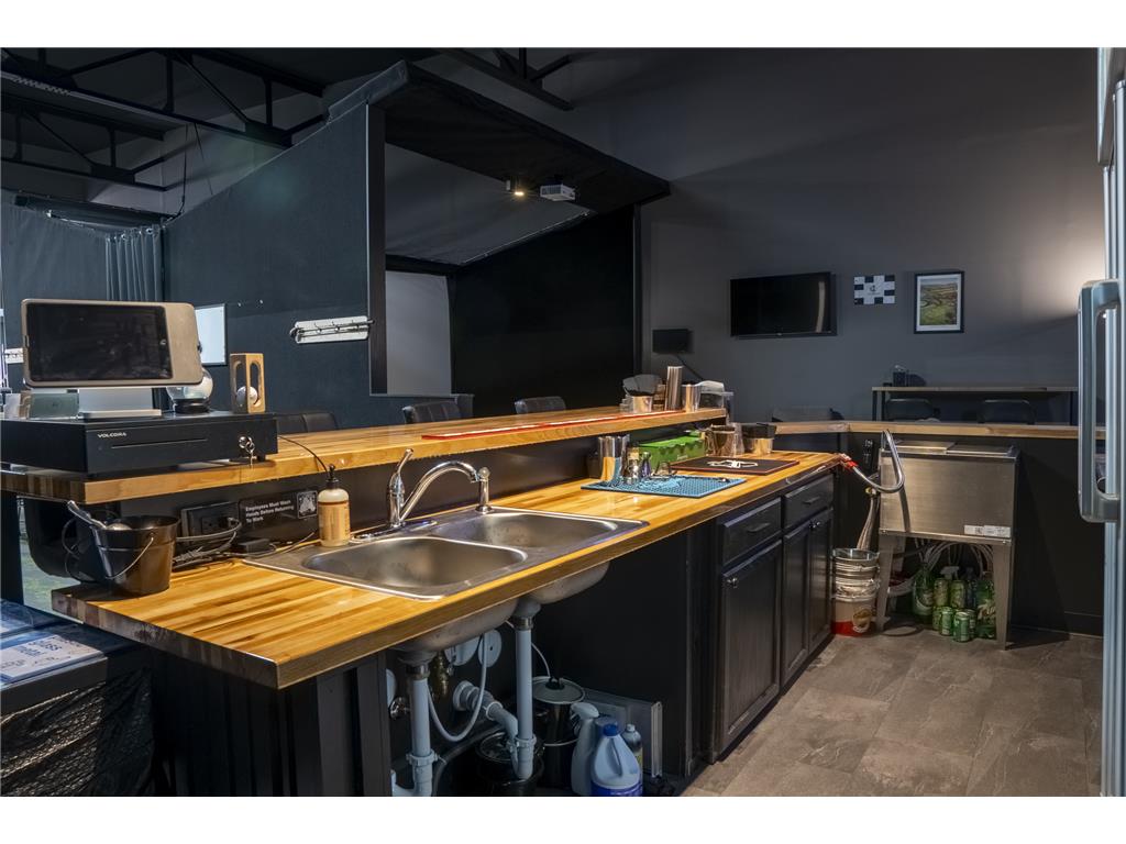 409 Central Avenue N Faribault MN 55021 6810439 image46