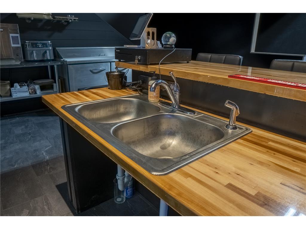 409 Central Avenue N Faribault MN 55021 6810439 image47